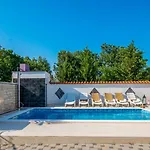 Apartments With Pool In Pula,Croatia