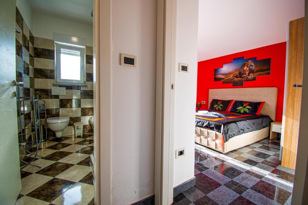 With Pool In Pula,croatia Guest house *