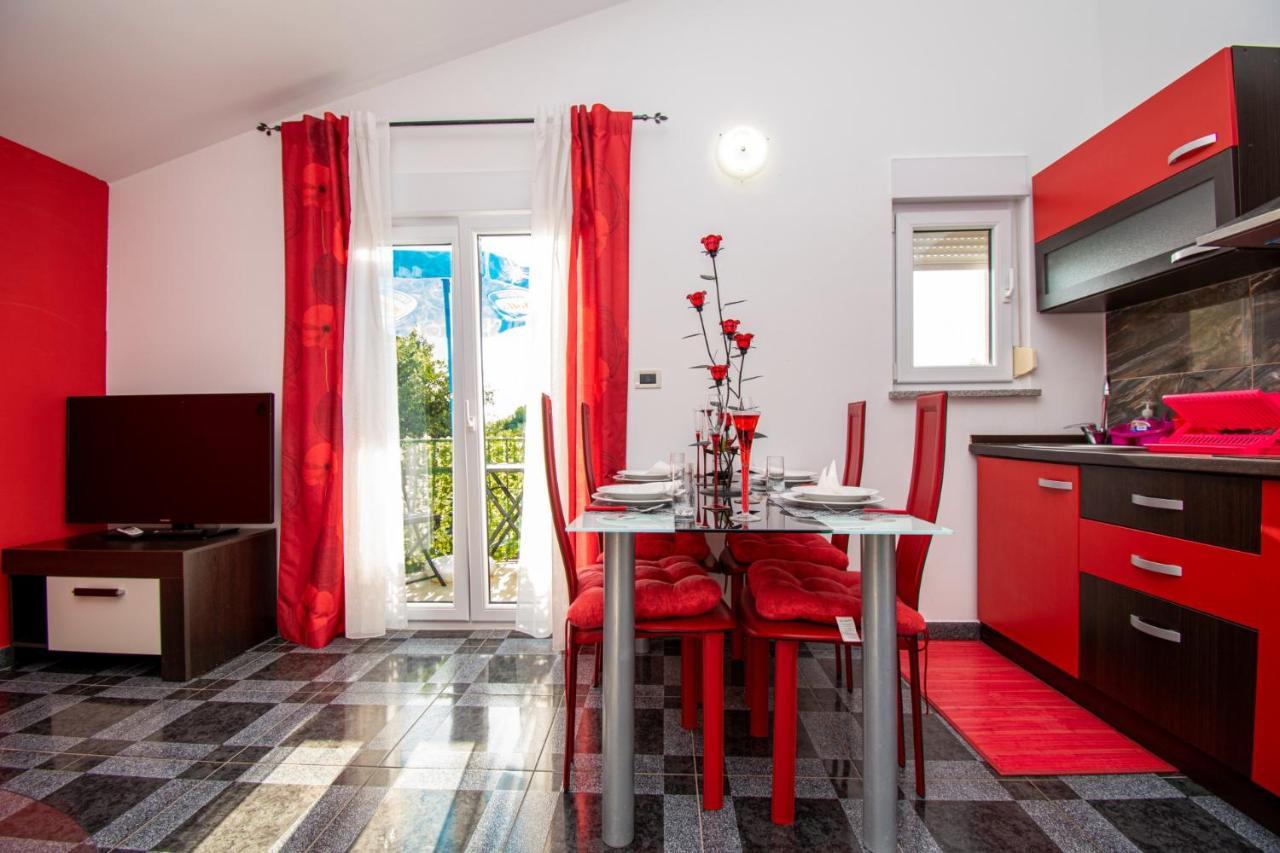 Guest house With Pool In Pula,croatia *