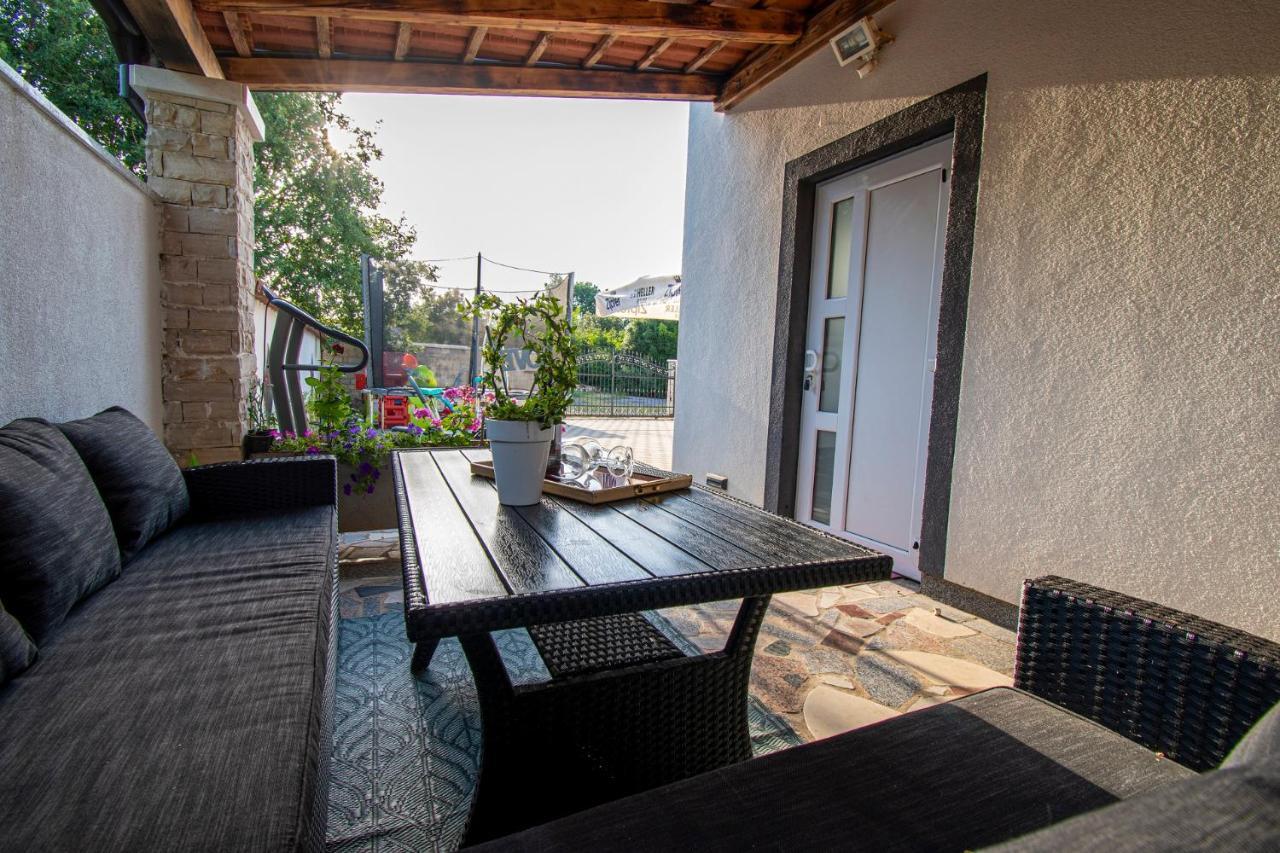 With Pool In Pula,croatia Guest house Pula
